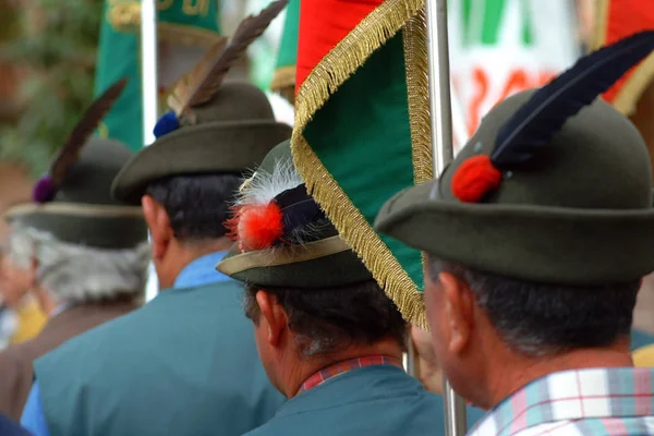 Castelnuovo Don Bosco, Piemonte/Italië-04/07/2019-Gathering van Alpini, de berg oorlogvoering infanterie korps van het Italiaanse leger. — Stockfoto