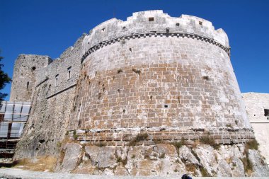 Monte Sant 'Angelo, Puglia/Italya-08/19/2008-Apulia kasabası, Güney Italya, Norman egemenlik ve hac hedef sırasında başkent Aziz Michael Archangel Sanctuary için.