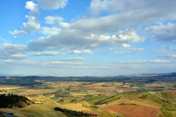 Soliga landskap i Molise landsbygden i södra Italien. — Stockfoto