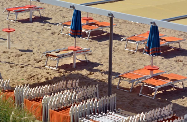 Termoli Molise Talya 2020 Kumlu Bir Plajda Hamamda Sosyal Mesafeyi — Stok fotoğraf