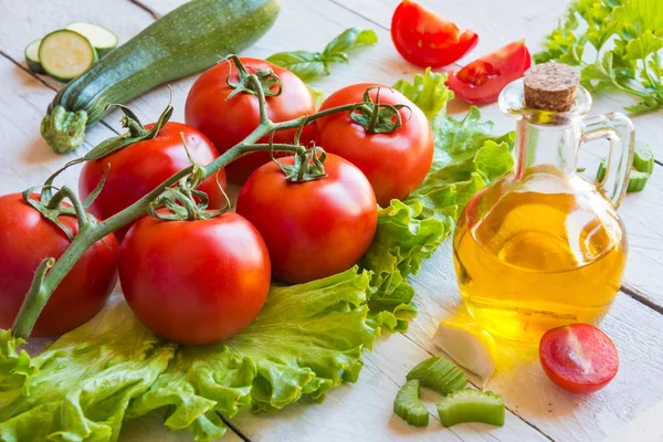 橄榄油 西红柿和其他蔬菜 — 图库照片