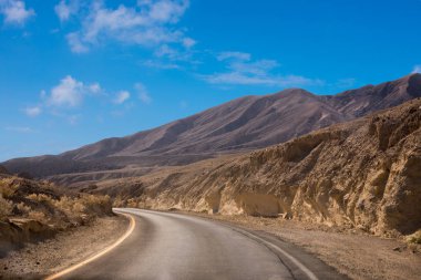 Çöl ve Ölüm Vadisi Milli Parkı, ABD içinde doğal yol