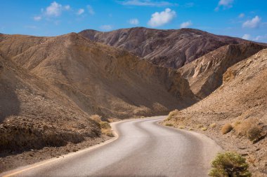 Çöl ve Ölüm Vadisi Milli Parkı, ABD içinde doğal yol