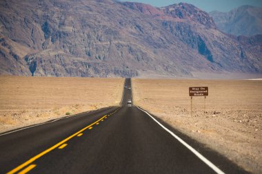 Çöl ve Ölüm Vadisi Milli Parkı, ABD içinde doğal yol