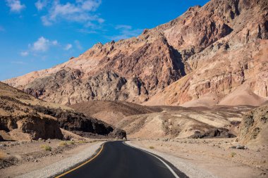 Çöl ve Ölüm Vadisi Milli Parkı, ABD içinde doğal yol