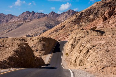 Çöl ve Ölüm Vadisi Milli Parkı, ABD içinde doğal yol