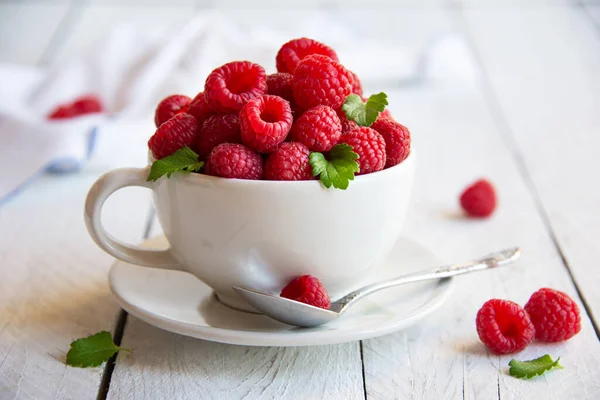 Ripe Raspberries Leaves White Cup Royalty Free Stock Images