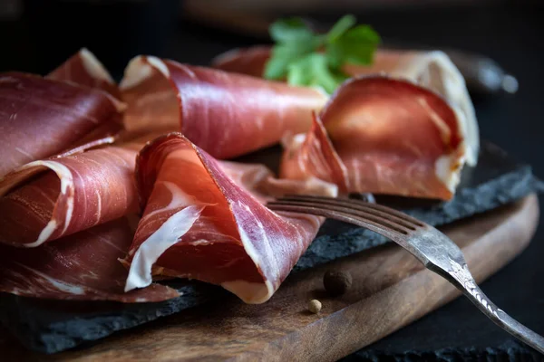 Olasz Prosciutto Vagy Jamon Rozmaringgal — Stock Fotó