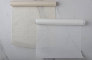 İki tablo kagit rulo