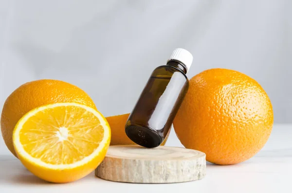 Aromaterapi Spasalong Apelsiner Och Apelsinolja För Sjukvård Träskiva Marmorbord Mot — Stockfoto