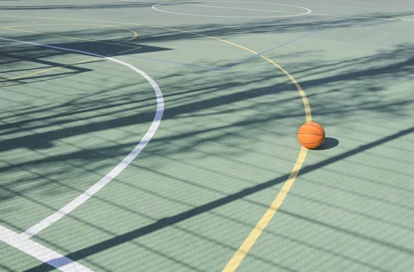 School Sport Ground Outdoor Basketball Ball Empty Sport Court — Stock Photo, Image