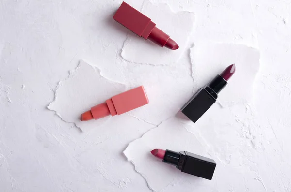 Voorbeelden Van Verschillende Kleuren Lippenstiften Het Papier Stockafbeelding