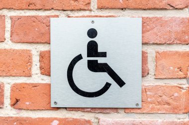Metal tekerlekli sandalye işareti