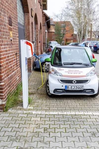 Yakıt ikmali sırasında E-araba