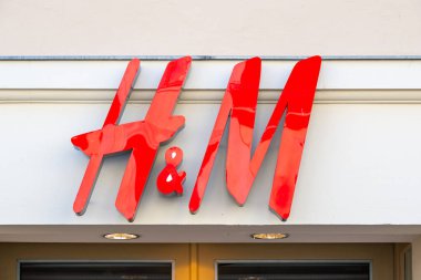 H&M Logosu