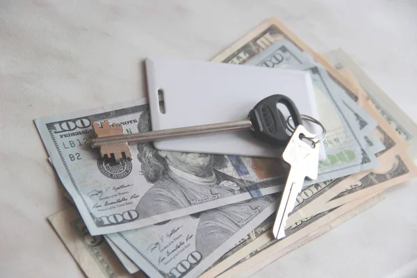 Apartment Keys Dollars Concept Realtor Work Exchange Key Money Wealth — Stock Photo, Image