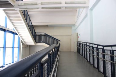 Engelliler için rampa. Engelliler için yardım.