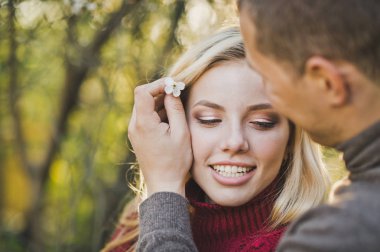 Güzel bir çift büyük portresi.