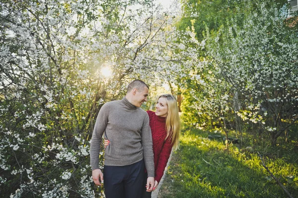 Gözler iki aşığın gözünde.