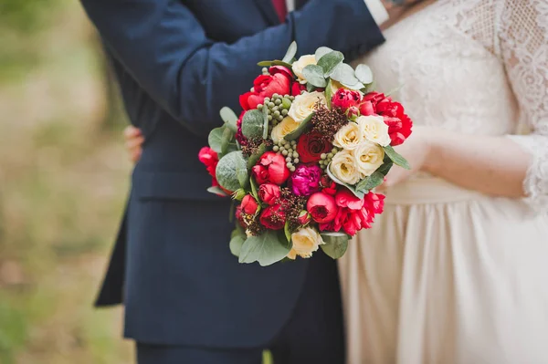 Example Wedding Bouquet Bright Red Beige Colors — Stock Photo, Image