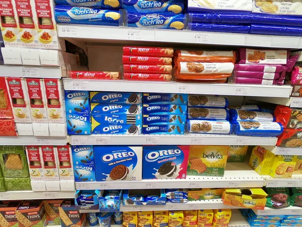 Bolachas Bolachas Aisle no Supermercado Dubai Emirados Árabes Unidos Maio 2020 — Fotografia de Stock