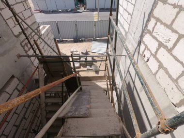 Arazi üzerinde modern bir ev inşaatı. Mevcut İnsanlar Yok.