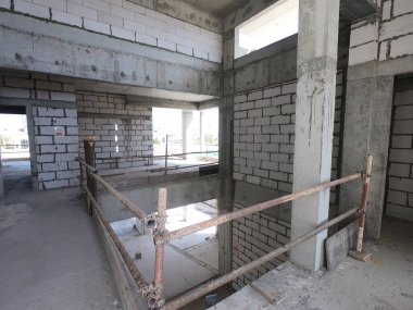 Arazi üzerinde modern bir ev inşaatı. Mevcut İnsanlar Yok.