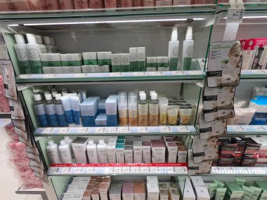 Dubai Bae Haziran 2019 - Botanik ve Soskin Bio Organik Güzellik ürünleri bir Tıp mağazasında, mağazada satışa sunuldu.