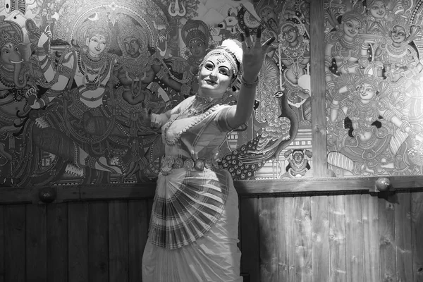Wax Figure Indian Woman Perform Kerala Mohiniyattam Dance Traditional Makeup — Stock Photo, Image