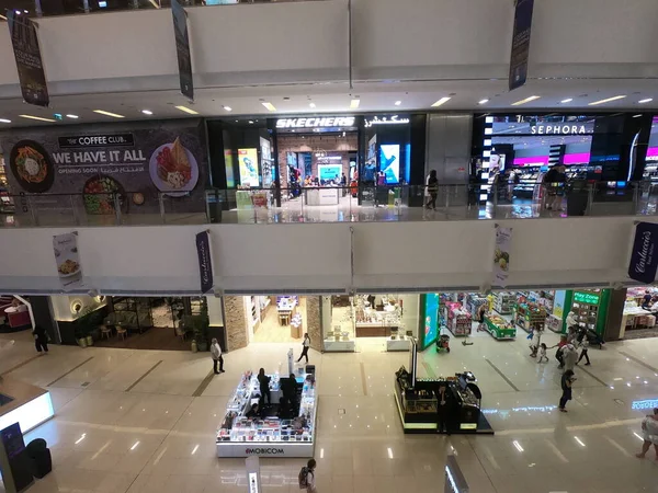 Dubai Oae July 2019 Dubai Mall View People Hoding Shopping — стокове фото