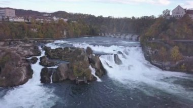 Rheinfall, İsviçre'nin ana su showplace