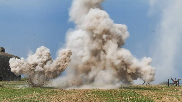 Patlamalar çayır üzerinde