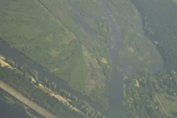 Tierra Impresionante Desde Ojo Buey Del Avión Mientras Aterriza Despega —  Fotos de Stock