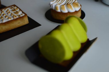 Gıda dekorlu tatlı kek