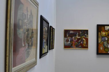 Önizleme Sanat Paris Sanat Fuarı 2019/ Paris, Fransa 03.04.2019. Art Paris, muhteşem Grand Palais'te 20 ülkeden 150 modern ve çağdaş sanat galerisini bir araya getirecek.