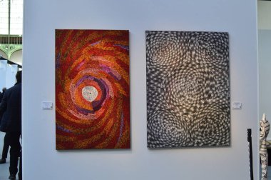 Önizleme Sanat Paris Sanat Fuarı 2019/ Paris, Fransa 03.04.2019. Art Paris, muhteşem Grand Palais'te 20 ülkeden 150 modern ve çağdaş sanat galerisini bir araya getirecek.
