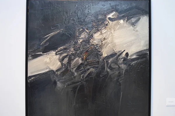 Önizleme Sanat Paris Sanat Fuarı 2019/ Paris, Fransa 03.04.2019. Art Paris, muhteşem Grand Palais'te 20 ülkeden 150 modern ve çağdaş sanat galerisini bir araya getirecek.