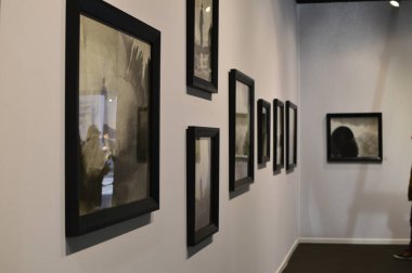 Önizleme Sanat Paris Sanat Fuarı 2019/ Paris, Fransa 03.04.2019. Art Paris, muhteşem Grand Palais'te 20 ülkeden 150 modern ve çağdaş sanat galerisini bir araya getirecek.