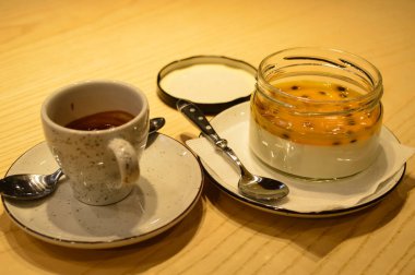 Tatlılı kahve ve çay