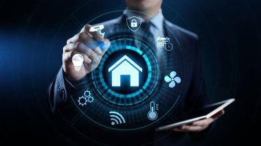 Ekrandaki şeylerin konseptinin akıllı ev yaşamı otomasyonu IOT interneti.