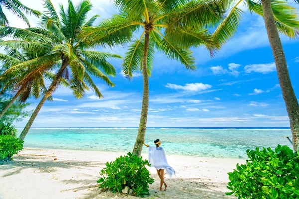 Uma Praia Idílica Com Palmeiras Água Azul Rarotonga Nas Ilhas — Fotografia de Stock