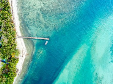 Muri Lagoon Cook Adaları Rarotonga bir havadan görünümü
