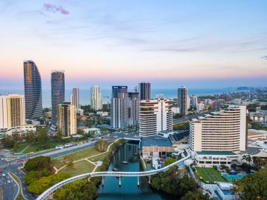 Broadbeach bir hava görünümünü Gold Coast batımında - Broadbeach, Gold Coast, Queensland, Avustralya