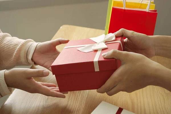 Gitf Caja Día Amor Compras Feliz Rojo Blanco — Foto de Stock