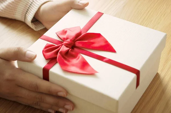 Gitf Box Tag Der Liebe Einkaufen Glücklich Rot Und Weiß — Stockfoto