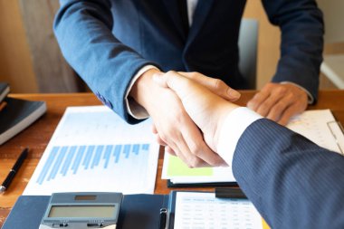 El sıkışma, sözleşme, işbirliği, tebrik, iş başarısı.