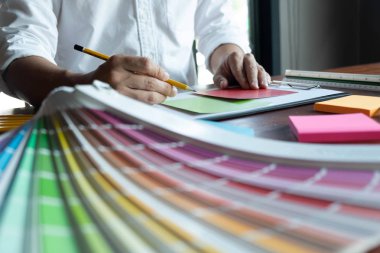 Renk yaratıcı çalışma Güzel renkler, çeşitli renkler, renk tonları, renk karşılaştırma