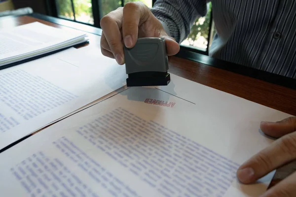 Close Pictures Hands Businessmen Signing Stamping Approved Contract Forms — Stock Photo, Image