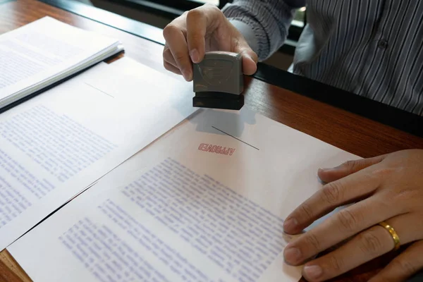 Close Pictures Hands Businessmen Signing Stamping Approved Contract Forms — Stock Photo, Image