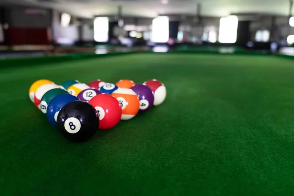 Játék, létrehozásáról Snooker labda, egy piros labdát, és a labdát — Stock Fotó